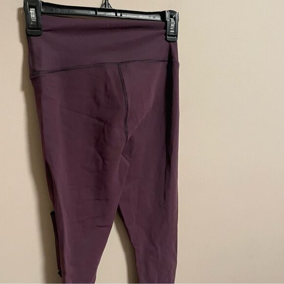 Alo Yoga High Waisted Ripped Warrior Legging Plum- Size Small - Picture 5 of 8